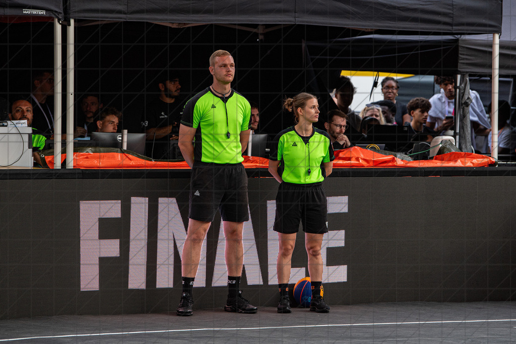 DIE FINALS 2025 | Dt. Meisterschaft 3x3   | Finale: Skyliners (orange) vs. Hannover (black) //  02.08.25: DIE FINALS 2025 | Dt. Meisterschaft 3x3   / Dresden / Deutschland  //   CREDIT:www.bullenfotos.de, Martin König, Hörner Weg 40, D-49078 Osnabrück, +4917663732967 // Nutzung und Weitergabe nur zu den vereinbarten Zwecken. Presseanfragen an Ersteller. Alle Rechte beim Ersteller. Honorierung nach MFM. - Realisiert mit Pictrs.com