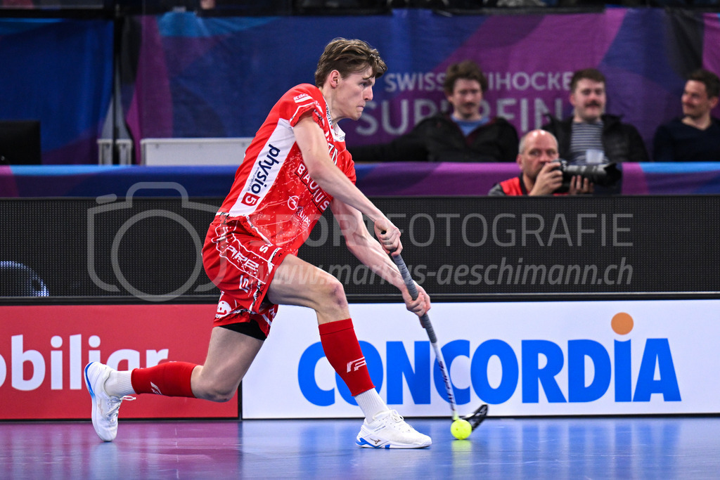 SV Wiler-Ersigen vs Floorball Köniz - 15. April 2023 | SV Wiler-Ersigen vs Floorball Köniz
Stimo Arena, Kloten
Samuel Poffet (#70 Floorball Koeniz).
Bild: Sportfotografie Markus Aeschimann | www.markus-aeschimann.ch - Realisiert mit Pictrs.com