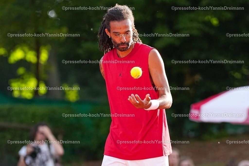 xYDR11072501115 | 11.07.2025, xydrx, Köln, Tennis, 1.Bundesliga Herren, Kölner THC Stadion Rot-Weiss 1 - TC Bredeney 1, Tennisanlage Olympiaweg: Dustin Brown (Kölner THC Stadion Rot-Weiss 1)