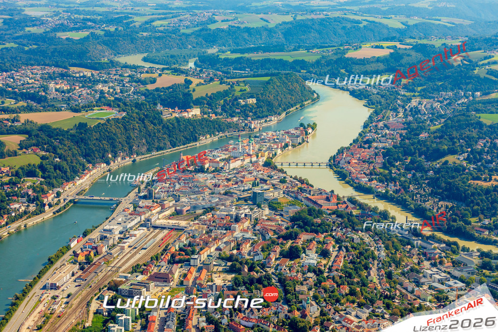 Luftaufnahme der Stadt Passau - Die Luftaufnahme wurde 2025 vom UL-Flugzeug heraus erstellt ( keine Drohne ) - Hochauflösende Luftaufnahme - für professionelle Ausdrucke geeignet. Die Geschenkidee !Mit Lizenz und Bildrechte bestellbar