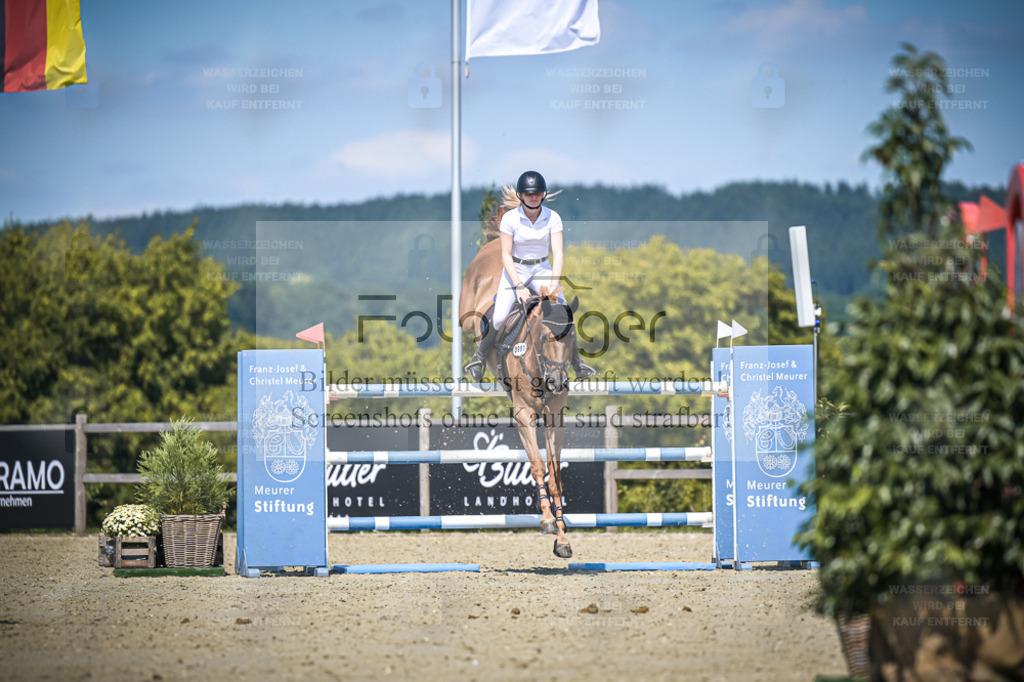 DOS_3430 | Entdecke hochwertige Reitturnierfotos von Foto Oger. Professionell, emotional und authentisch – jetzt Lieblingsmomente im Shop bestellen. - Realisiert mit Pictrs.com