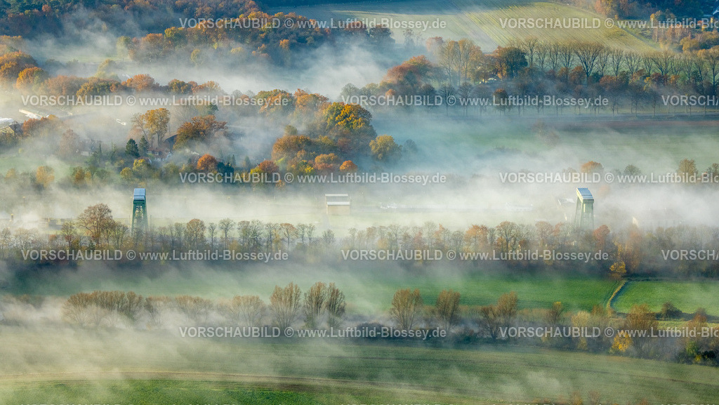 Haltern231104106 | Luftbild, Nebelschwaden über der Schleuse Flaesheim am Wesel-Datteln-Kanal und Fluss Lippe, umgeben von herbstlichen Laubbäumen, Flaesheim, Haltern am See, Ruhrgebiet, Münsterland, Nordrhein-Westfalen, Deutschland