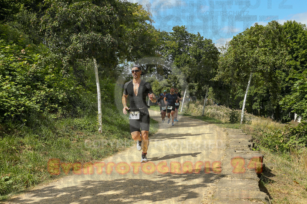 250824_1411_EX1_5303 | Sportfotografie im Rhein-Sieg Kreis, Köln, Bonn, NRW, Rheinland Pfalz, Hessen, etc. Unser Tätigkeitsfeld umfasst den Laufsport vom Volkslauf über den Marathon, Duathlon, Triathon bis zum Ultralauf wie Kölnpfad Ultra oder Schindertrail.