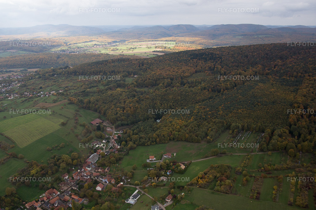 Aerial view: View of the town in Mitschdorf in the state Bas-Rhin, France.Photo: IMG_084604.jpg taken on 10/23/2015 by Werner Riehm/FLY-FOTO.comResolution of the original: 5228 x 3485 px