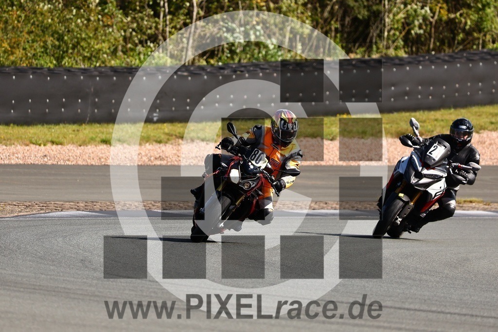 0021-20250915_00596 | Schöne Erinnerungen an spannende Momente - das festzuhalten ist unser Job. PIXELrace.de ist seit 2003 auf den Rennstrecken Europas unterwegs um die Action draußen beim Fahren und die wunderbare Stimmung imm Fahrerlager für euch einzufangen.