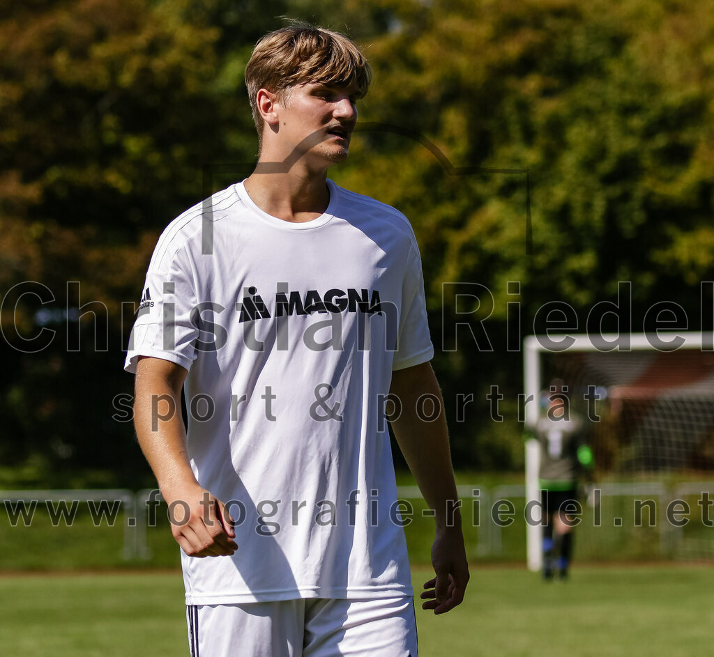 2023-09-02_032_SG_Markt_Schwaben_gegen_TSV_Hohenbrunn | Markt Schwaben, Deutschland, 02.09.2023:
Fußball, Kreisklasse 2023 / 2024, 3. Spieltag, (SG) Markt Schwaben gegen TSV Hohenbrunn, Endergebnis: 2:0

Noah Kümmel (SG Markt Schwaben, #15)

Foto: Christian Riedel / fotografie-riedel.net