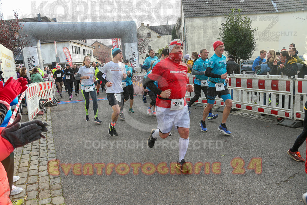 221127_1129_EX1_1714 | Sportfotografie im Rhein-Sieg Kreis, Köln, Bonn, NRW, Rheinland Pfalz, Hessen, etc. Unser Tätigkeitsfeld umfasst den Laufsport vom Volkslauf über den Marathon, Duathlon, Triathon bis zum Ultralauf wie Kölnpfad Ultra oder Schindertrail.
