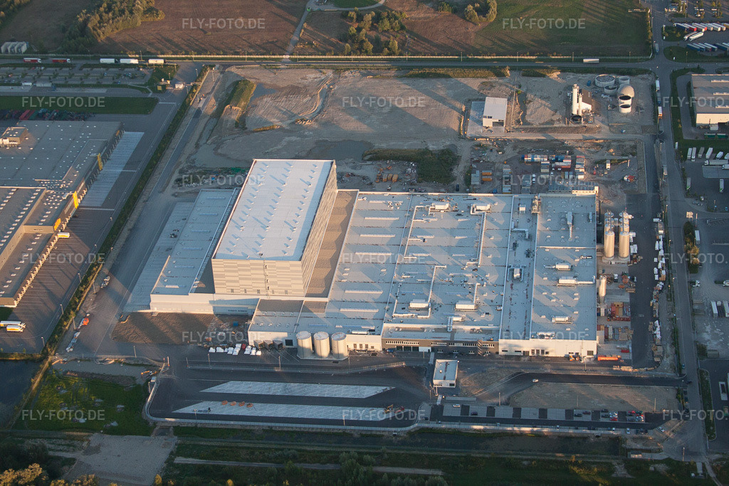 Luftbild: Industriegebiet Oberwald in Wörth am Rhein im Bundesland Rheinland-Pfalz in Deutschland. Foto: IMG_59762.jpg vom 04.09.2013 durch Werner Riehm/FLY-FOTO.de