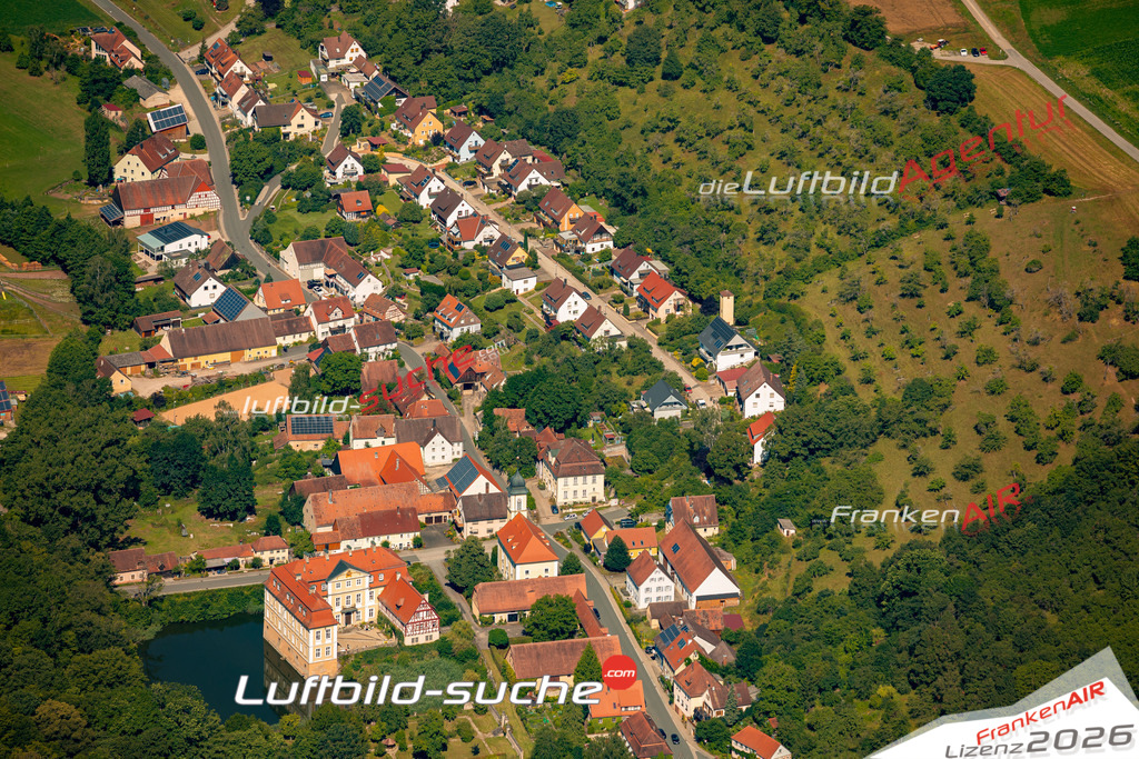 Das Luftbild zeigt :  Rügland - Die Luftaufnahme wurde 2024 vom UL-Flugzeug aus erstellt ( keine Drohne ) - Hochauflösende Luftaufnahme - Für grossformatige Ausdrucke geeignet. Die Geschenkidee !Mit Lizenz und Bildrechte bestellbar