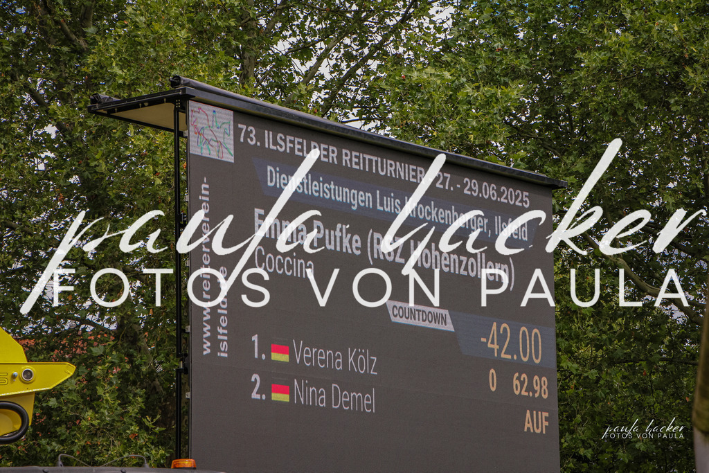 IMG_9027 | Erleben Sie dynamische Sport- und emotionale Tierfotografie in Süddeutschland mit Fotos von Paula. Spezialisiert auf Pferde- und Hundefotografie sowie Sportevents. Kontaktieren Sie mich für einzigartige und ausdrucksstarke Bilder Ihrer besonderen Momente. - Realisiert mit Pictrs.com