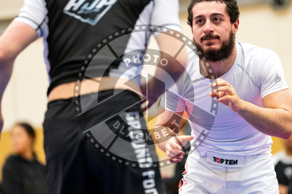 20231118PBB13563 | Fighters compete during the AJP Tour 600 Frankfurt Championship in Frankfurt/Main, Germany, on November 18, 2023.