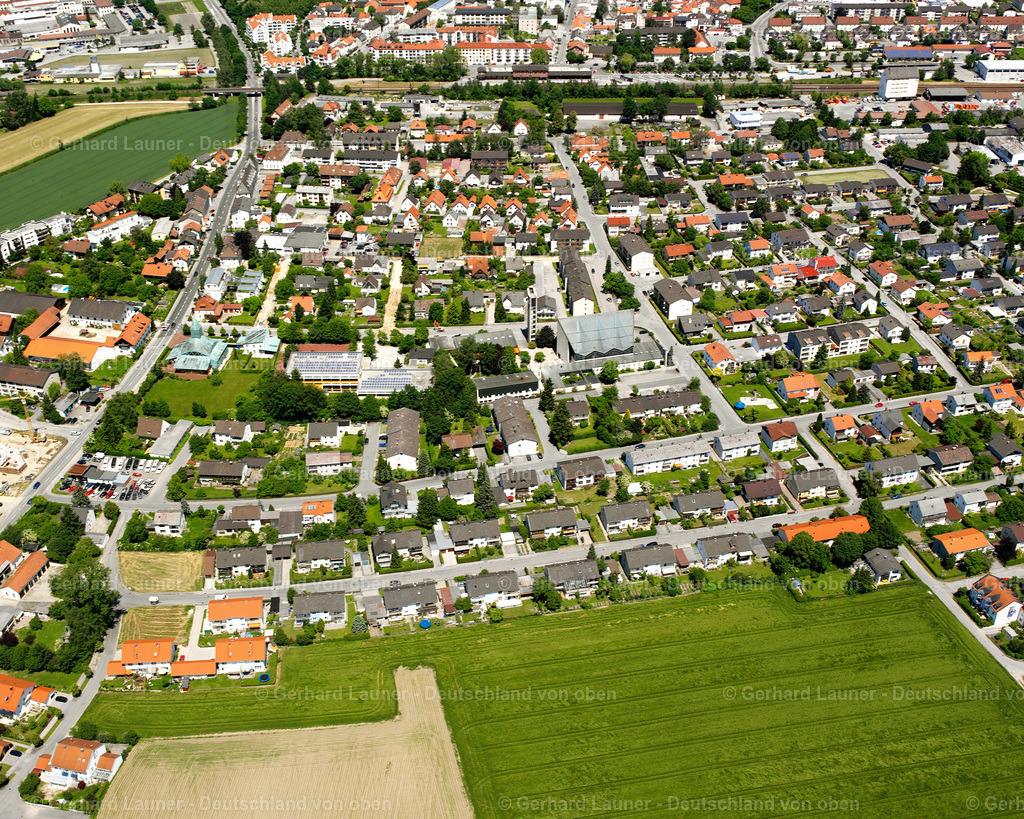 2600541 | ALTöTTING 09.06.2006 Wohngebiet einer Einfamilienhaus- Siedlung  in Altötting im Bundesland Bayern, Deutschland // Single-family residential area of settlement  in Altötting in the state Bavaria, Germany Foto: Gerhard Launer