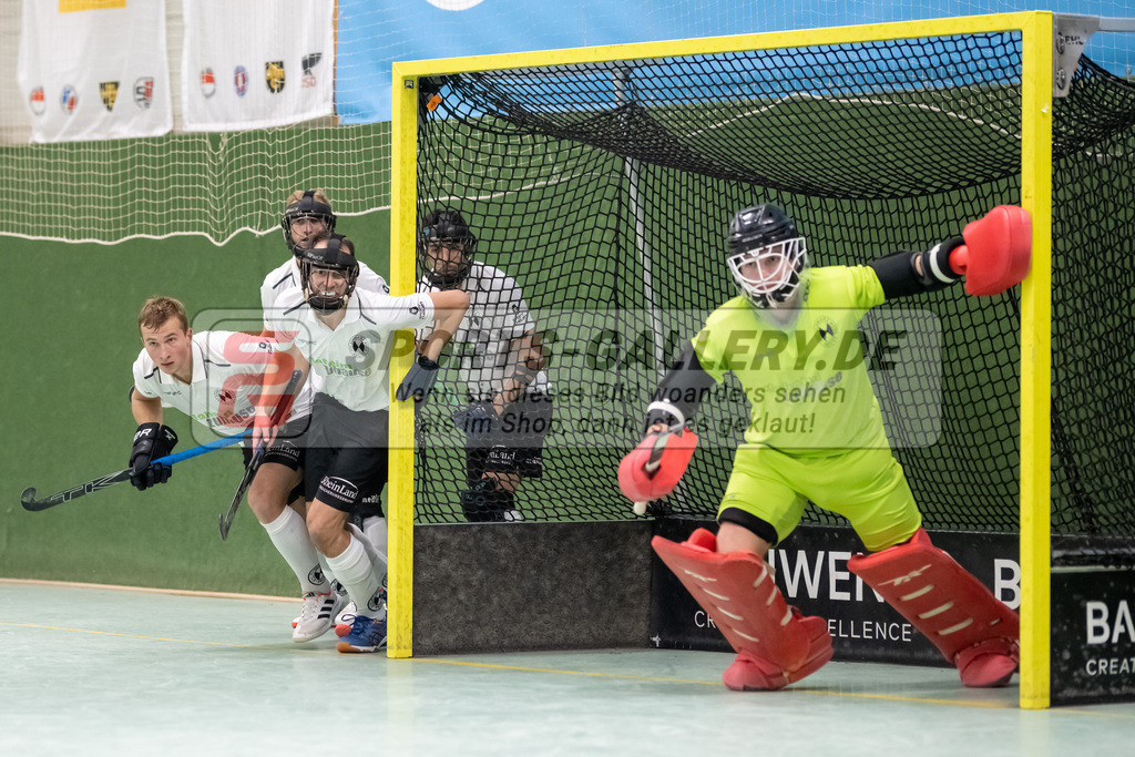 SFE_20221126_0086 | 1. Bundesliga Hockey Damen Rot-Weiss Köln - Schwarz-Weiss Neuss am 26.11.2022 in Köln (KTHC Stadion Rot-Weiss Köln Tennis and Hockey Club), Photo: Stephan Fehrmann 2022 (Sports-Gallery),Konstantin Hayner ( Schwarz-Weiss Neuss #63 )