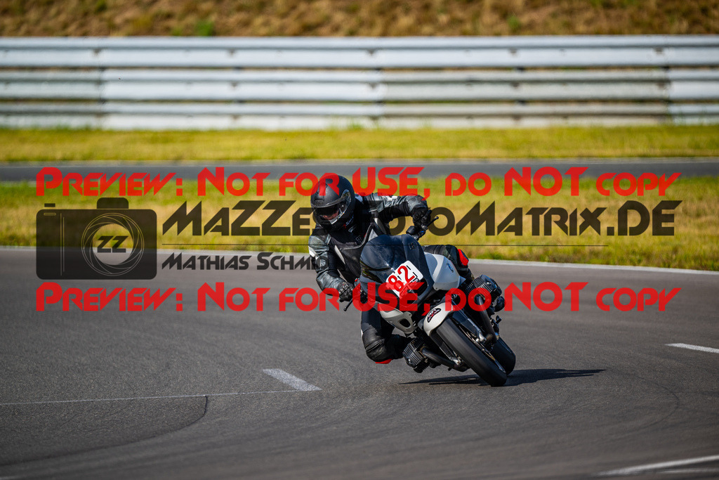 MaZZes_FotoMatrix_240724_6007705_2-711 | ROT