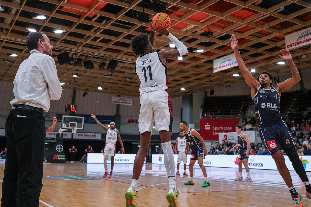Pro A BAYER GIANTS vs Eisbären Bremerhaven-15 | Fotos von Basketballspielen aus dem Raum NRW fotografiert von Gero Mueller-Laschet und Daniel Schaefer - Realisiert mit Pictrs.com