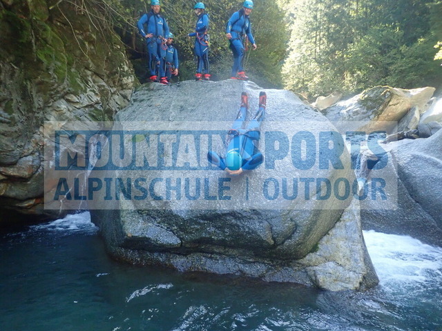 P1010101 | Bestelle die Bilder deines Berg- oder Wasser-Abenteuers mit Mountain Sports bequem von zu Hause aus direkt über unseren Online Fotoshop von pictrs.com. - Realisiert mit Pictrs.com