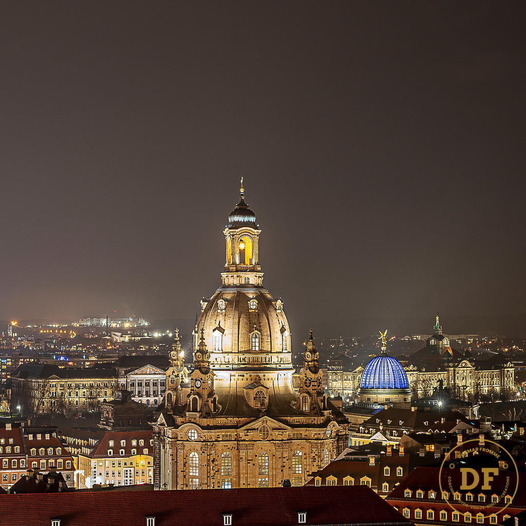 Frauenkirche Ansicht aus Richtung Kreuzkirche | Geschenke, Wandbilder und Accessoires mit Motiven aus Dresden und anderen schönen Orten zur Verschönerung Deines zu Hauses und zum verschenken gewünscht? Wähle Deine Lieblingsbild auf dem Produkt Deiner Wahl. 