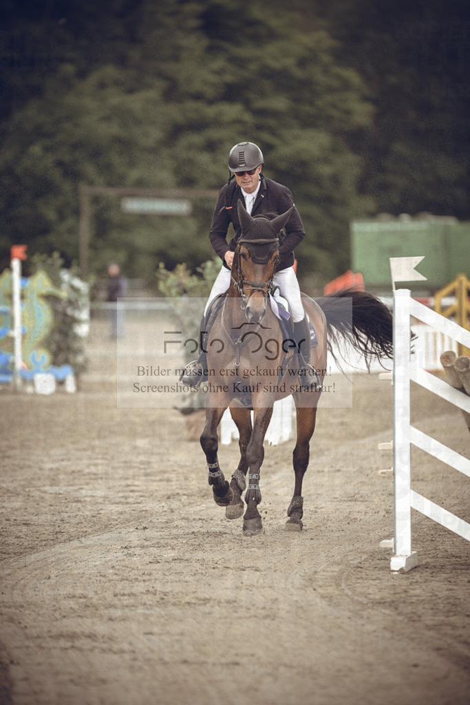 20240531-DOS_6292 | Entdecke hochwertige Reitturnierfotos von Foto Oger. Professionell, emotional und authentisch – jetzt Lieblingsmomente im Shop bestellen.Deutschlandweite Turnierfotografie. - Realisiert mit Pictrs.com