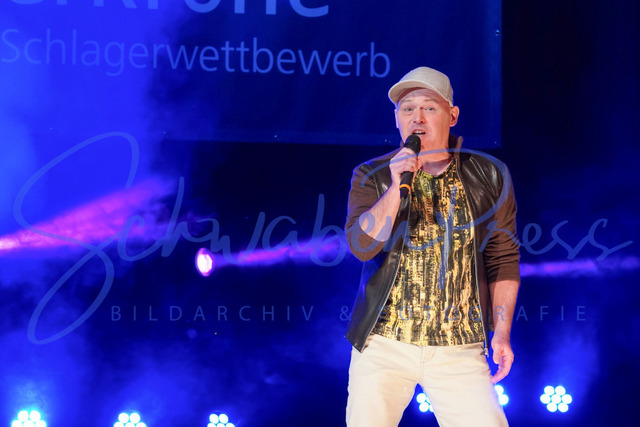 060424Ho1749 | Birnbaum -Stauferkrone 2024
Der internationale Schlagerwettbewerb Stauferkrone wird 2024 bereits zum fuenften Mal von Maitis Media ausgerichetet. 
Deutschland, Donzodrf, Stadthalle, 06.04.2024


