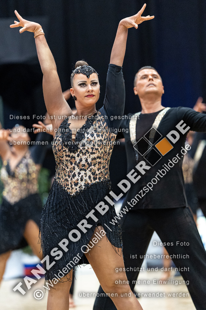20240406-11792 | Hier finden Sie Tanz Bilder vom Latein und Standard Formationen tanzen. Sportbilder vom Tanzsport. Schöne Fotos und von Weltmeisterschaft, Europameisterschaft, Bundesliga, Regionalliga, Oberliga und Landesliga sowie von GOC Stuttgart, DanceComp, WM Bremen