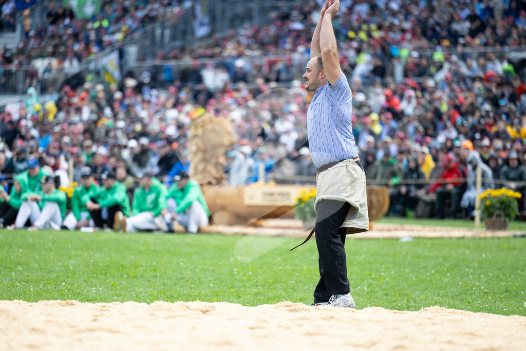 ESAF2025_04Gang_5581 | Betschart Patrick lässt sich feieern. - Realisiert mit Pictrs.com