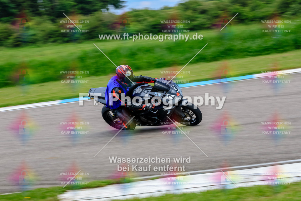 MotoTeam-9814 | Hier findet Ihr Bilder von Touristenfahrten auf der Nürburgring Nordschleife oder von anderen Veranstaltungen die ich besucht habe. Viel Spass beim Durch Schauen 