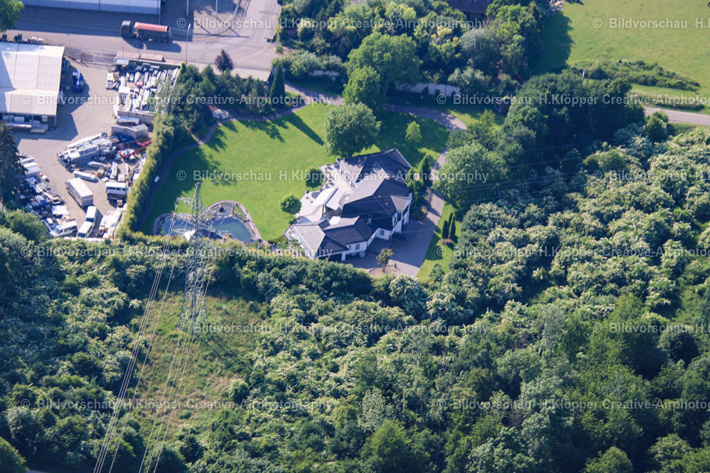 Zelte und Hallen Späth Grevenbroich Creative Airphotography-3195 | Luftbilder und Luftbildfotografie , Digital und Printbilder auf Leinwand , Alu Dibond , Acrylglas , Poster oder Download-Datei für private und gewerbliche Verwendung im Shop online bestellen. - Realisiert mit Pictrs.com