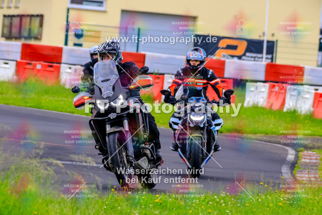VBK-6637 | Hier findet Ihr Bilder von Touristenfahrten auf der Nürburgring Nordschleife oder von anderen Veranstaltungen die ich besucht habe. Viel Spass beim Durch Schauen 
