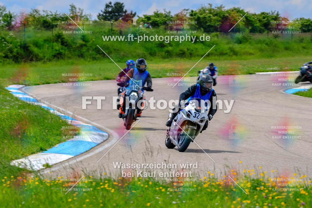 MotoTeam-0024 | Hier findet Ihr Bilder von Touristenfahrten auf der Nürburgring Nordschleife oder von anderen Veranstaltungen die ich besucht habe. Viel Spass beim Durch Schauen 