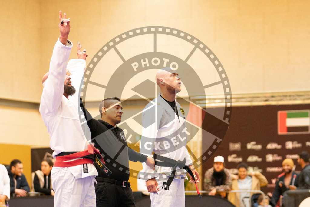 20231118PBB10639 | Fighters compete during the AJP Tour 600 Frankfurt Championship in Frankfurt/Main, Germany, on November 18, 2023.