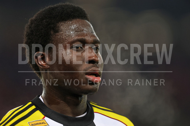 Austrian Bundesliga: Grazer AK 1902 vs LASK | GRAZ, AUSTRIA, 13.DEC.25 - SOCCER - ADMIRAL Bundesliga, Grazer AK 1902 vs LASK. The image shows Emmanuel Michael (Lask).