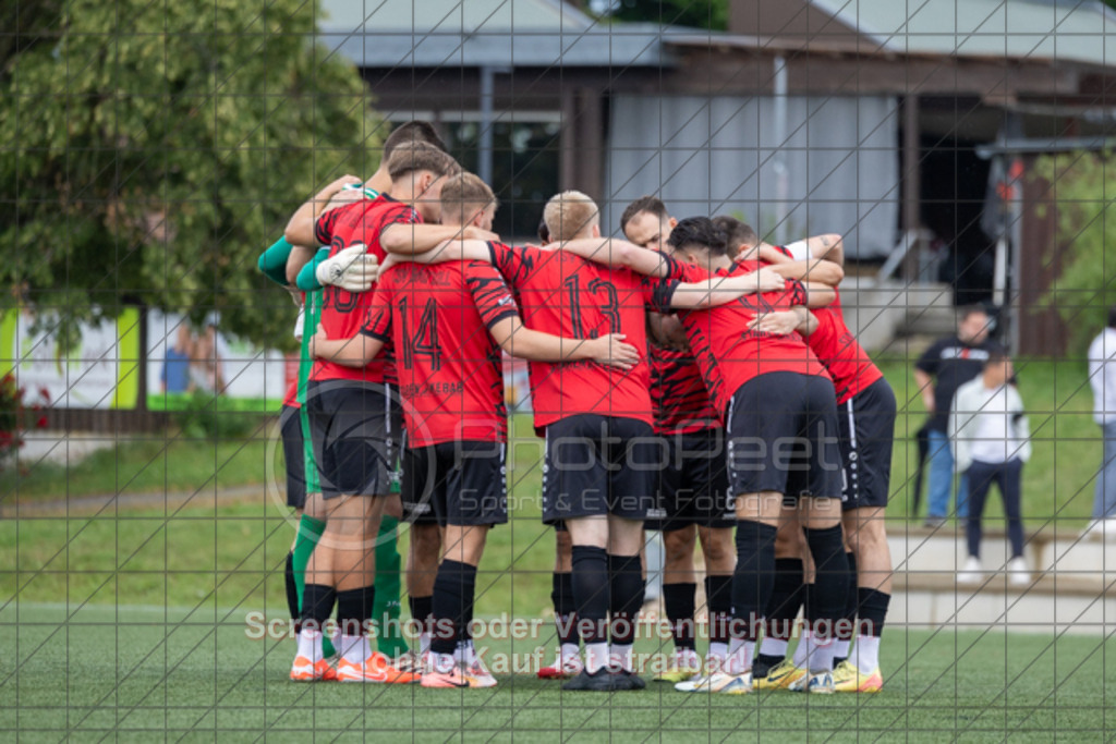 20250726_173005_0025 | #,TSV Bad Boll (rot/schwarz) vs. TSVGG Plattenhardt (blau/rot), Fussball, DB-Regio-WFW-Pokal - wfv, 1.Runde, Saison 2025/2026, Kunstrasenplatz, Erlengarten 37, 73087 Bad Boll, 26.07.2025 - 17:30 Uhr,Foto: PhotoPeet-Sportfotografie/Peter Harich