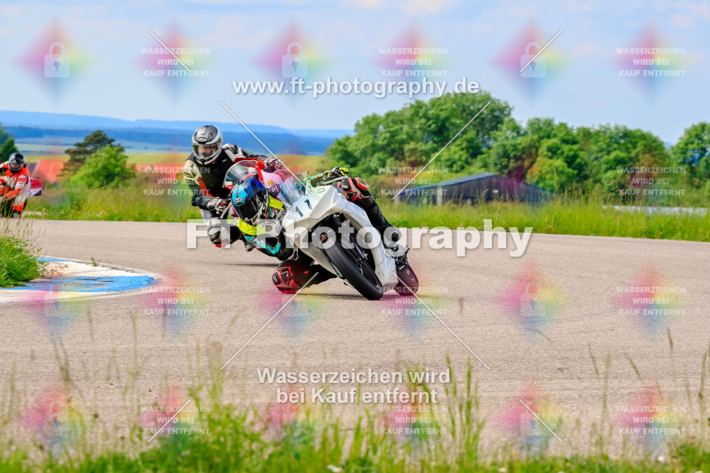 MotoTeam-0940 | Hier findet Ihr Bilder von Touristenfahrten auf der Nürburgring Nordschleife oder von anderen Veranstaltungen die ich besucht habe. Viel Spass beim Durch Schauen 