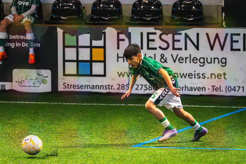 _BLR8447 | Professionelle Fußball- und Sportfotografie. Spielbilder online ansehen und kaufen – Einzelbilder oder komplette Galerien in hoher Qualität. - Realisiert mit Pictrs.com