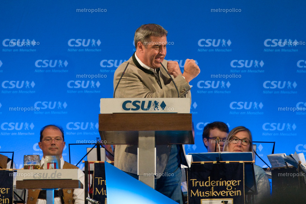 Markus Söder im Bierzelt (Trudering) (3) | Metropolico