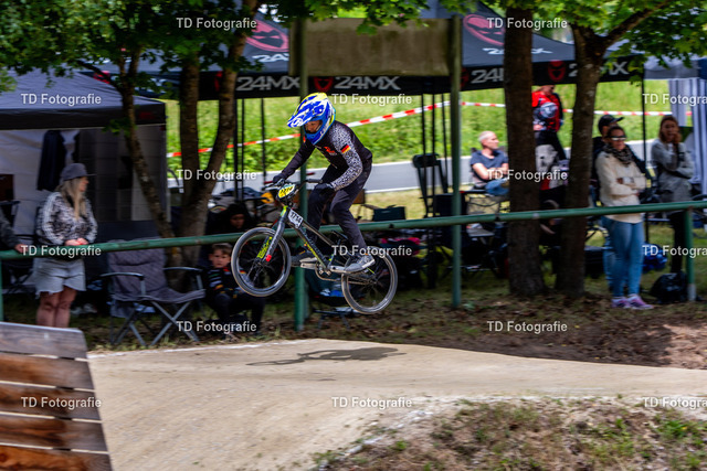 BayBMX2026-06015 | Fotogalerie von Thomas Dettweiler mit Eventbildern und lizenzfreien Fotos. Perfekt als Wandbild, für Büro, Website oder private Nutzung. - Realisiert mit Pictrs.com