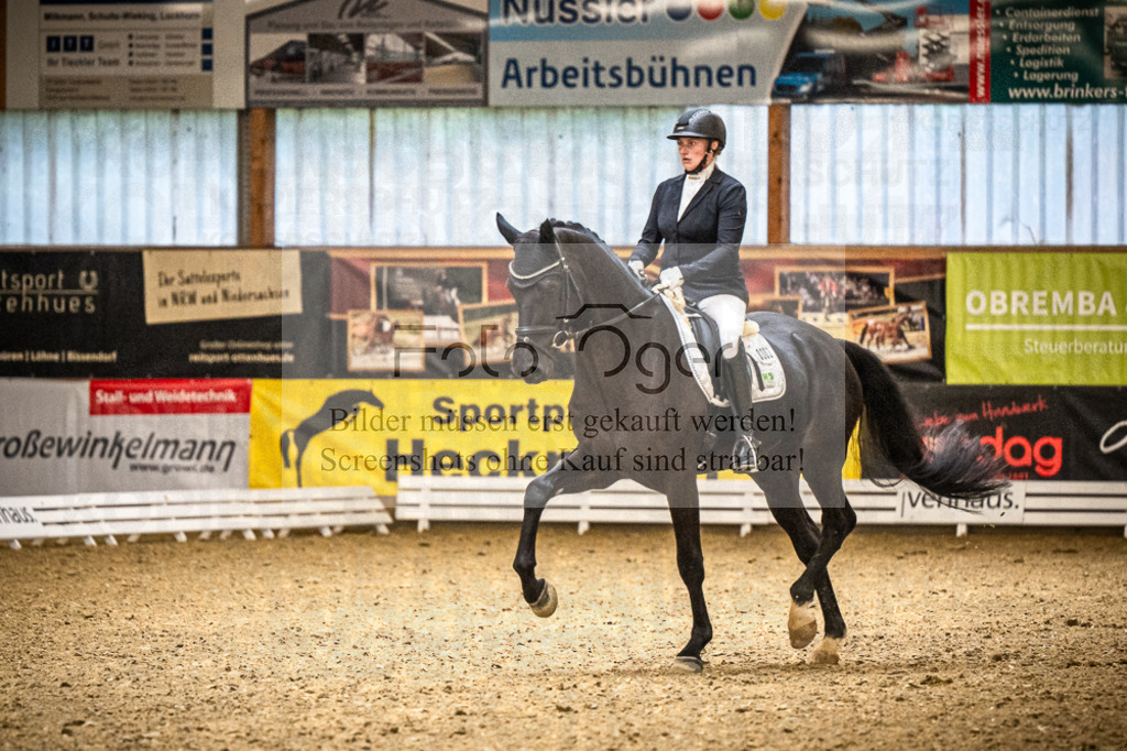 DOS_1228 | Entdecke hochwertige Reitturnierfotos von Foto Oger. Professionell, emotional und authentisch – jetzt Lieblingsmomente im Shop bestellen.Deutschlandweite Turnierfotografie. - Realisiert mit Pictrs.com