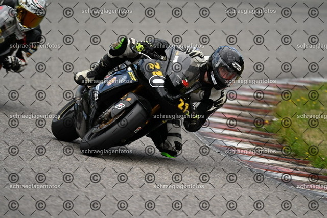 25bt02-0429 | markuskiefer.com - Realisiert mit Pictrs.com