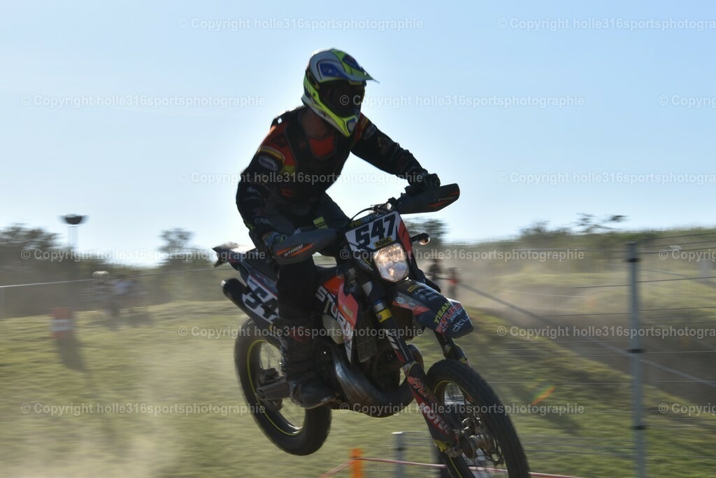 DSC_0561 | Sportfotografie , Motorsport, Motoross, Reitsport, Mointainbike, Enduro,
Landschaft , Outdoor, Eventfotografie, Landschaft, Bilder online bestellen - Realisiert mit Pictrs.com