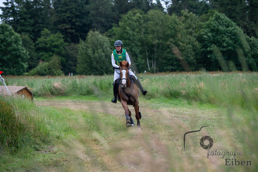 Tennis Wiefelstede Frauen | Geländeprüfung CCI3*-S am 09.06.2024 in Westerstede (Reitsportanlage Schloßweg), Photo: Philip Eiben 2024 - Realisiert mit Pictrs.com