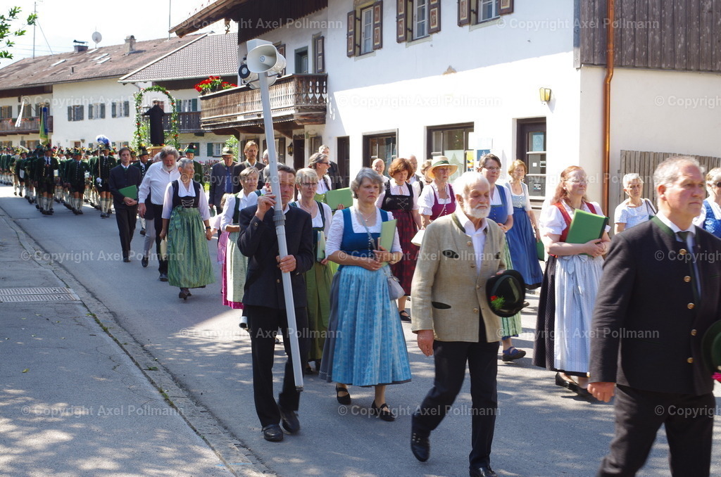 IMGP3695 | fotografiert von Axel PollmannLeonhardi Wallfahrt Benediktbeuern und Murnau, Fronleichnam, Fasching, Landschaft im Loisachtal und Benediktbeuern  - Realisiert mit Pictrs.com