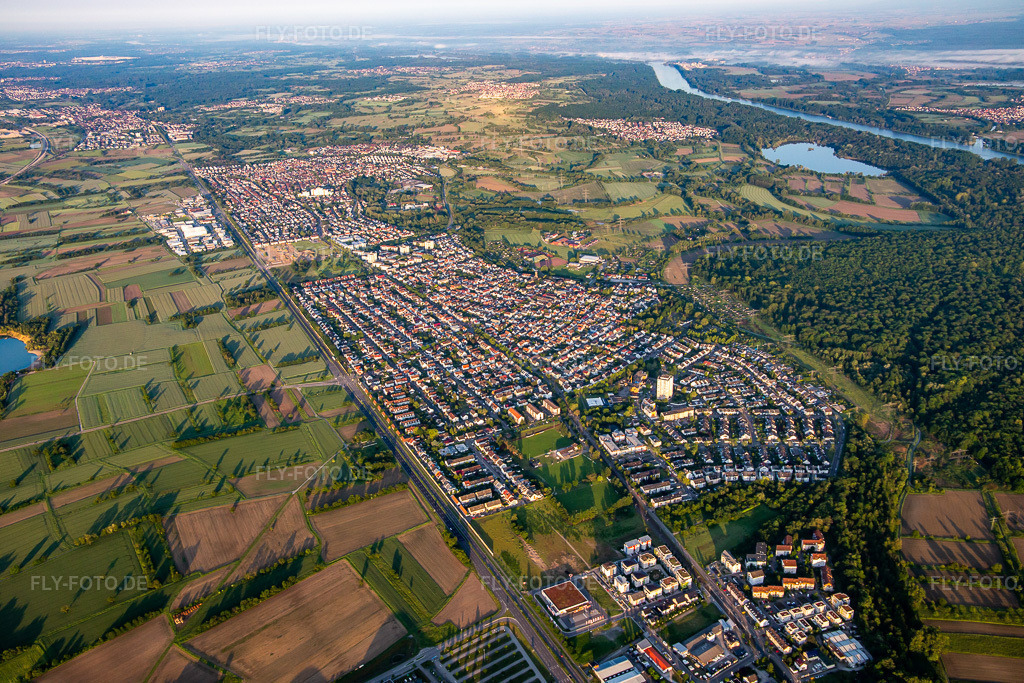 Ortsansicht von Nordosten | Luftbild: Ortsansicht von Nordosten im Ortsteil Forchheim in Rheinstetten im Bundesland Baden-Württemberg in Deutschland. Foto: IMG_114320.jpg vom 30.05.2019 durch Werner Riehm/FLY-FOTO.de - Realisiert mit Pictrs.com