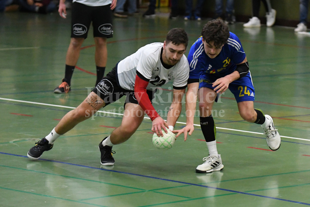 SSG Metten : SC Freising | Kampf um jeden Ball Miller, Felix  und Joachim, Lenox (SSG Metten #24) - Realisiert mit Pictrs.com