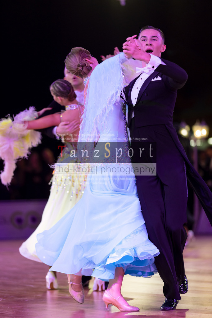 20241215_WDSF_Open_Youth_Std-Riga-8608 | Tanzsportbilder, Standardtanz, Lateintanz, WDSF, DTV, LTVB, dancecomp, goc, hessen tanzt, blaues band der spree, walzer, tango, wiener walzer, slowfox, quickstepp, samba, rumba, cha-cha-cha, paso doble. jive, hd-kroft photography, turniertanzsport
