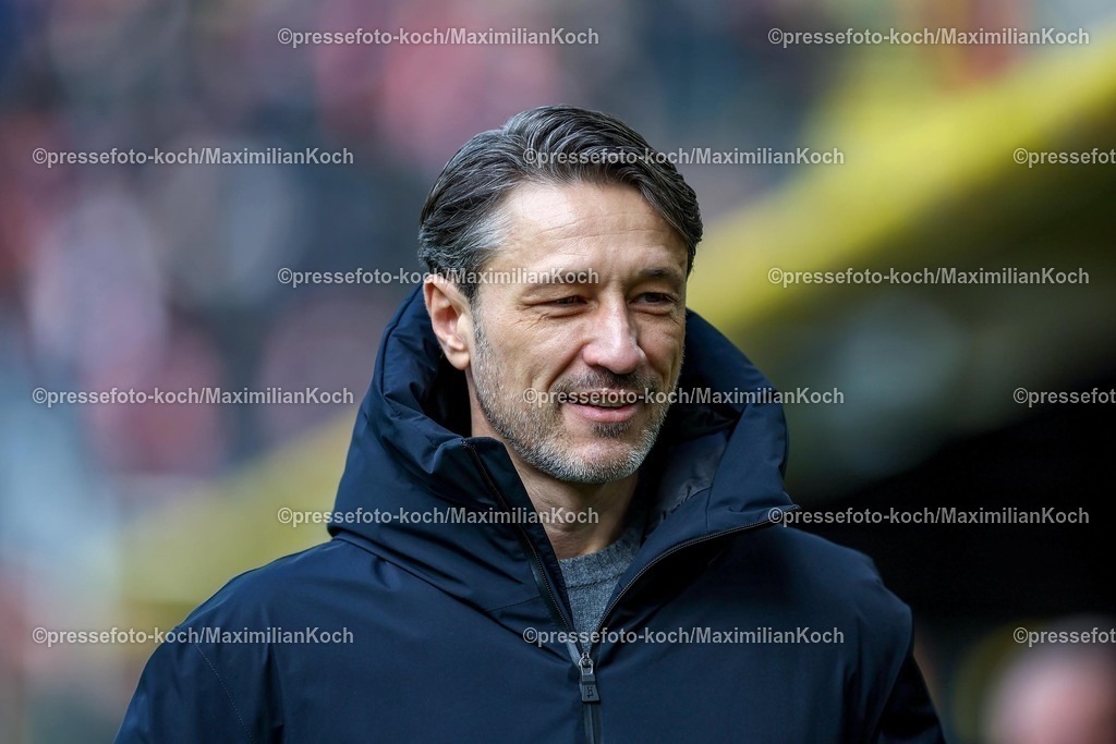 BVB08022501004 | 08.02.2025, Fußball, Borussia Dortmund - VfB Stuttgart, 1. Fußball Bundesliga, 21. Spieltag, Signal Iduna Park, Saison 2024 2025: Trainer Niko Kovac (Cheftrainer BVB) bei seinem Debut als BVB TrainerDFB regulations prohibit any use of photographs as image sequences and or quasi-video.