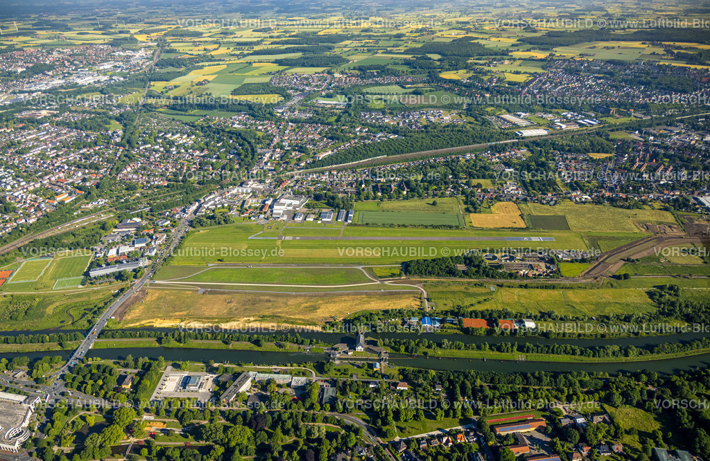 Hamm220601428 | Luftbild, Flugplatz Hamm-Lippewiesen,Start- und Landebahn, Baustelle Erlebensraum Lippeaue am Fluss Lippe, Kläranlage Hamm Mattenbecke, Schleuse Hamm, Heessen, Hamm, Ruhrgebiet, Nordrhein-Westfalen, Deutschland