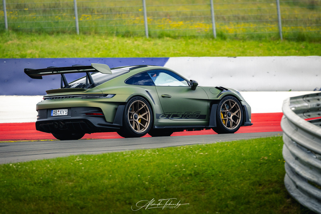 R6PZ2305 _Alexander Tschuncky | Entdecken Sie die faszinierende Welt von Alexander Tschuncky Arts: Kreative Fotografie, atemberaubende Automobilkunst und hochwertiger Bilderdruck. Lassen Sie sich inspirieren! - Realisiert mit Pictrs.com