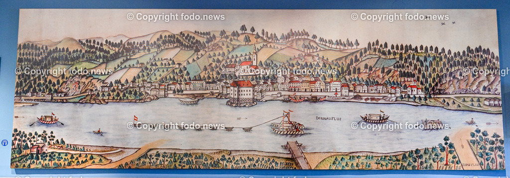 Mauthausen_ Schloss Pragstein_ 25.07.2023-1 | 25.07.2023, Mauthausen, AUT, Schloss Pragstein, im Bild Historische Ansicht von Mauthausen mit schwimmender Bruecke