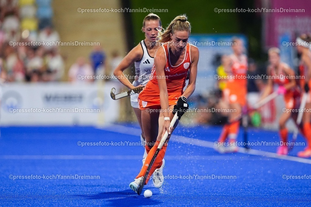 xydrx11082503095 | 11.08.2025, xydrx, Frauen EuroHockey Championship 2025, Gruppenphase, Gruppe A, Deutschland - Niederlande, Sparkassenpark Mönchengladbach: Sanne Koolen (NED #14)