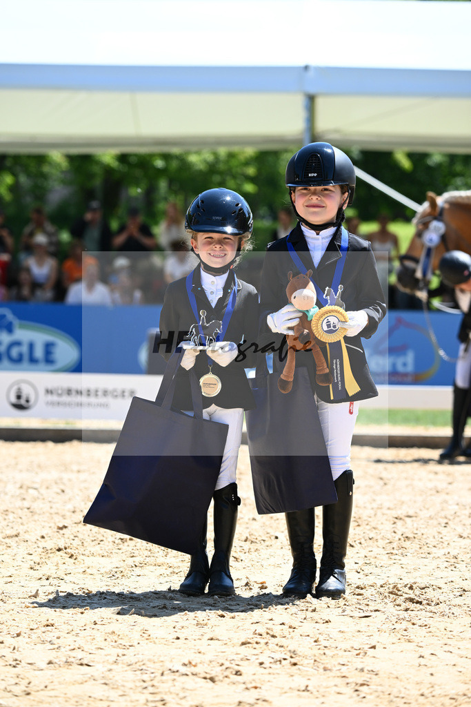 Pony-Fuehrzuegel-WB Nuernberger Burg-Pokal_12245894 | hf-fotografie - Realizzato con Pictrs.com